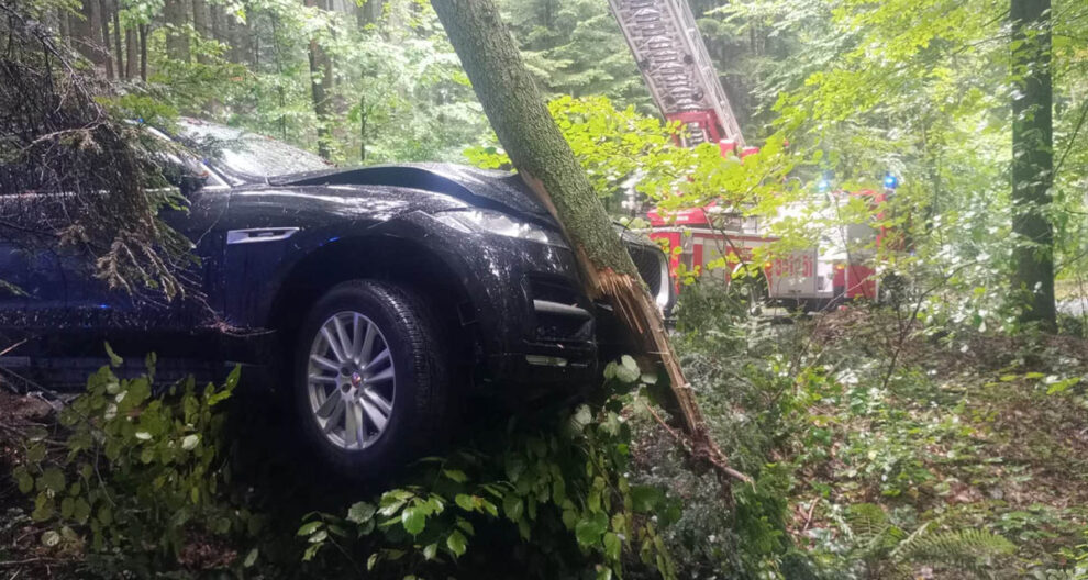 Wypadek samochodu osobowego w Marcyporębie