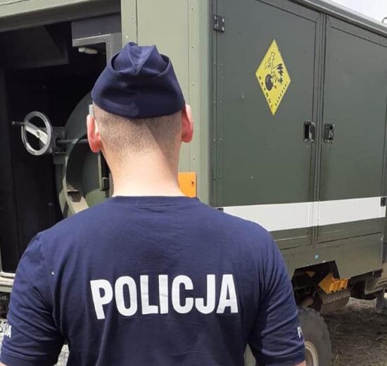 Dwa pociski moździerzowe znalezione na posesji w Brzezince