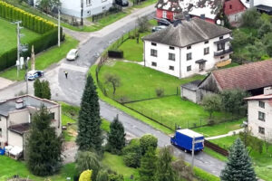 Dron obserwował kierowców na DK52. Jedna z kontroli zakończyła się zatrzymaniem