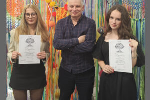 Ola Piontek i Karolina Pasieka, laureatki ogólnopolskiego konkursu literackiego LIPA związane z Wadowitą.