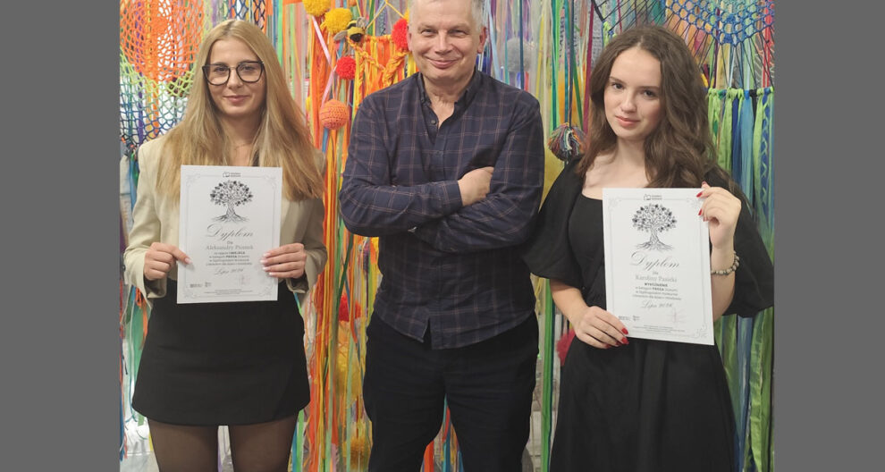 Ola Piontek i Karolina Pasieka, laureatki ogólnopolskiego konkursu literackiego LIPA związane z Wadowitą.
