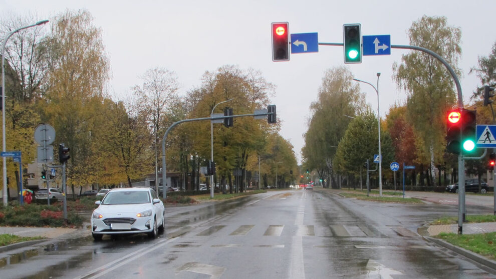 Potrącenie pieszej na przejściu dla pieszych w Oświęcimiu – interwencja służb ratunkowych.