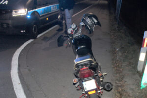Wypadek w Osieku. Citroen zderzył się ze skuterem, ranny 17-latek
